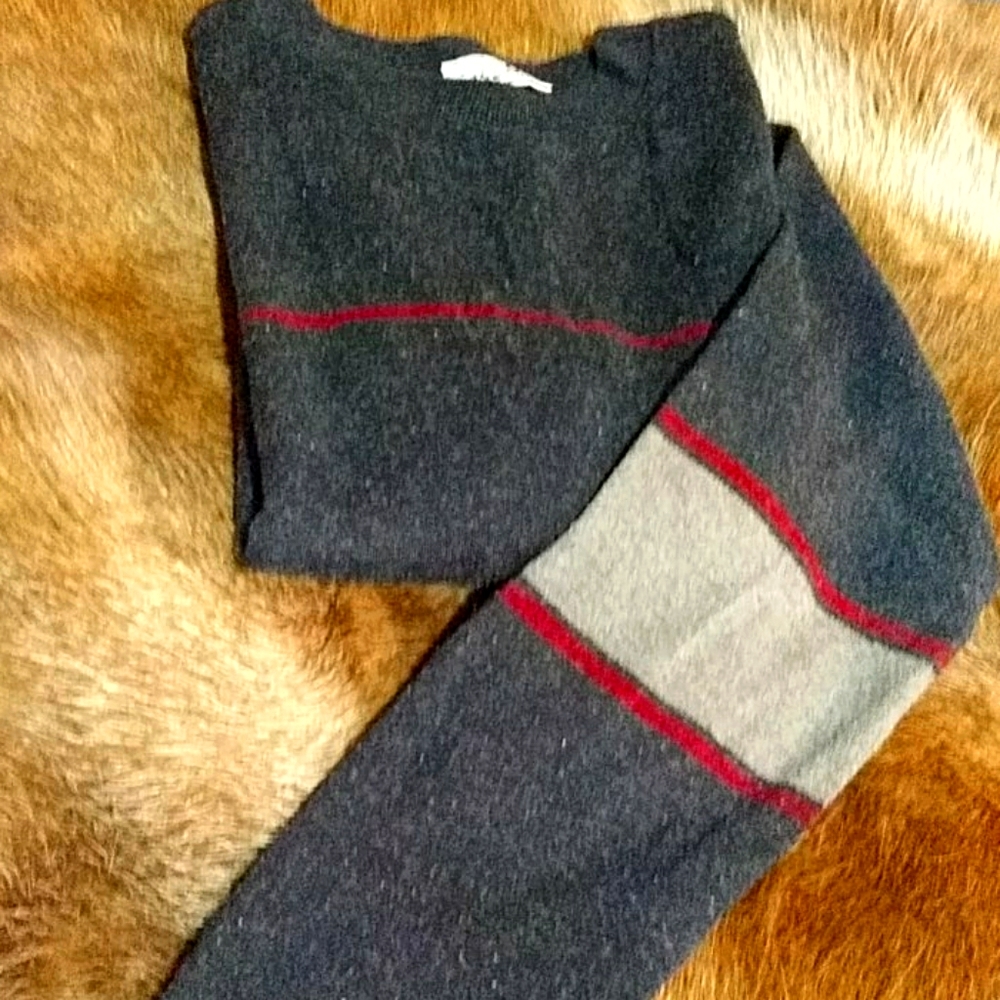 Short waist sweater,long sleeved